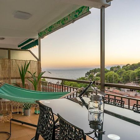 Beach Front Retro Hideaway In Salou Exterior foto