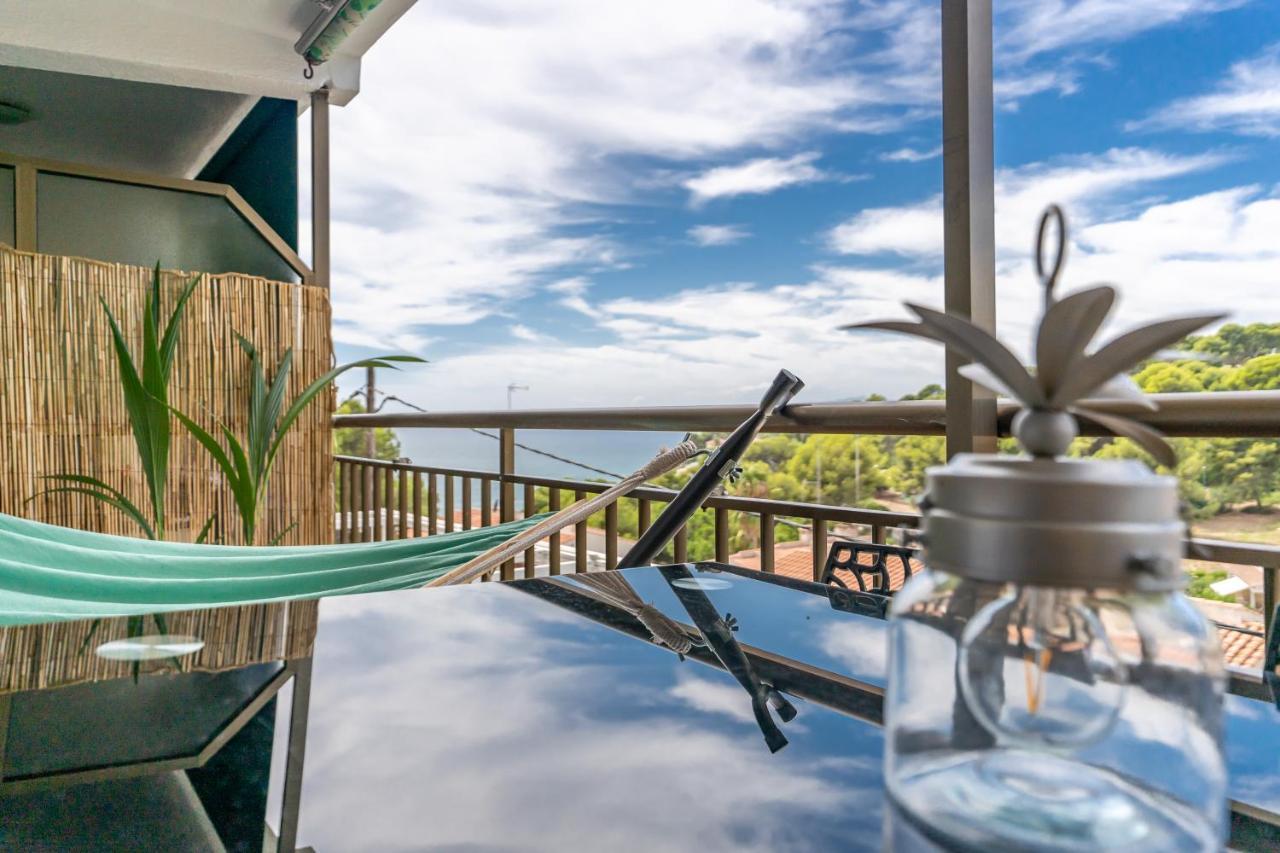 Beach Front Retro Hideaway In Salou Exterior foto
