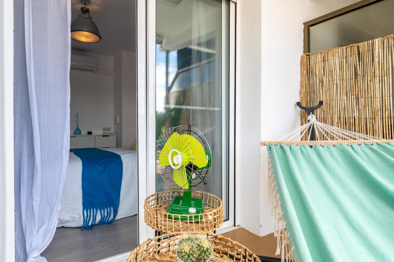 Beach Front Retro Hideaway In Salou Exterior foto