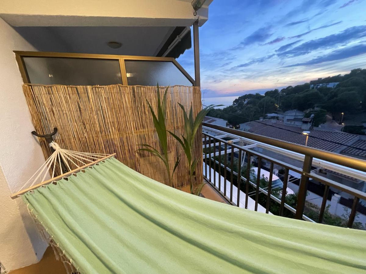 Beach Front Retro Hideaway In Salou Exterior foto