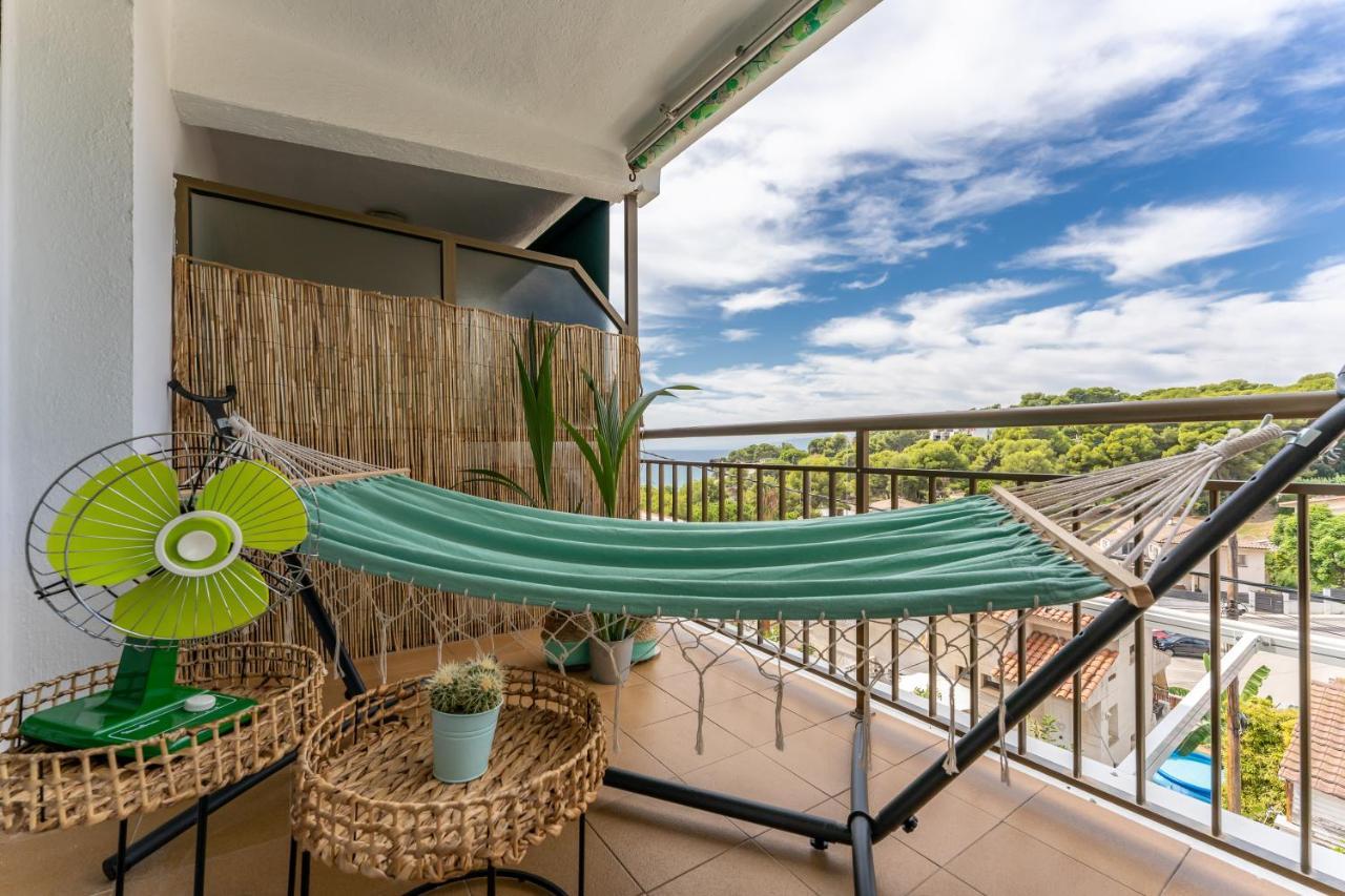 Beach Front Retro Hideaway In Salou Exterior foto